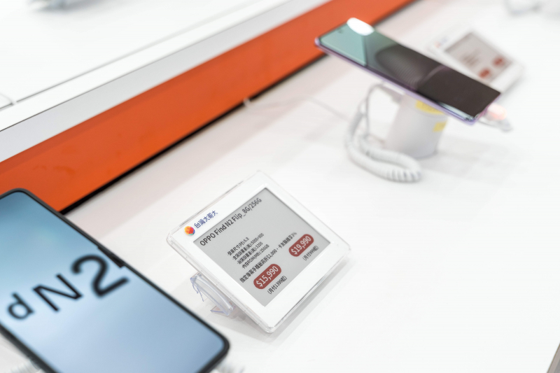 台灣大哥大導入創利空間ELSA電子價格牌系統，減少紙本印製與裁切，亦能即時調整產品價格及庫存標示