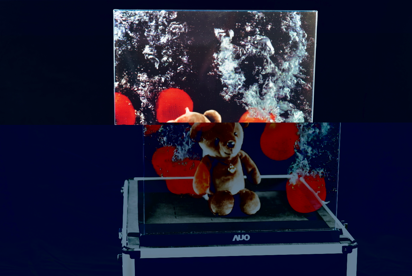 友達領先研發Micro LED透明顯示器，具備高穿透、低繞射、高亮度、可拼接之特性，可應用於智慧移動、智慧零售、商業展示等多元場域