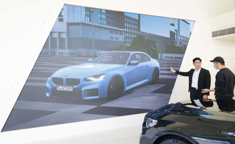 友達首度進軍CES 2024大秀智慧座艙及創利空間Space4M攜手台北汎德落地智慧零售LED沉浸式即時互動展示中心解決方案，透過數位翻新將智慧顯示互動導入多元場域，為汽車業顧客深化賞車情境體驗