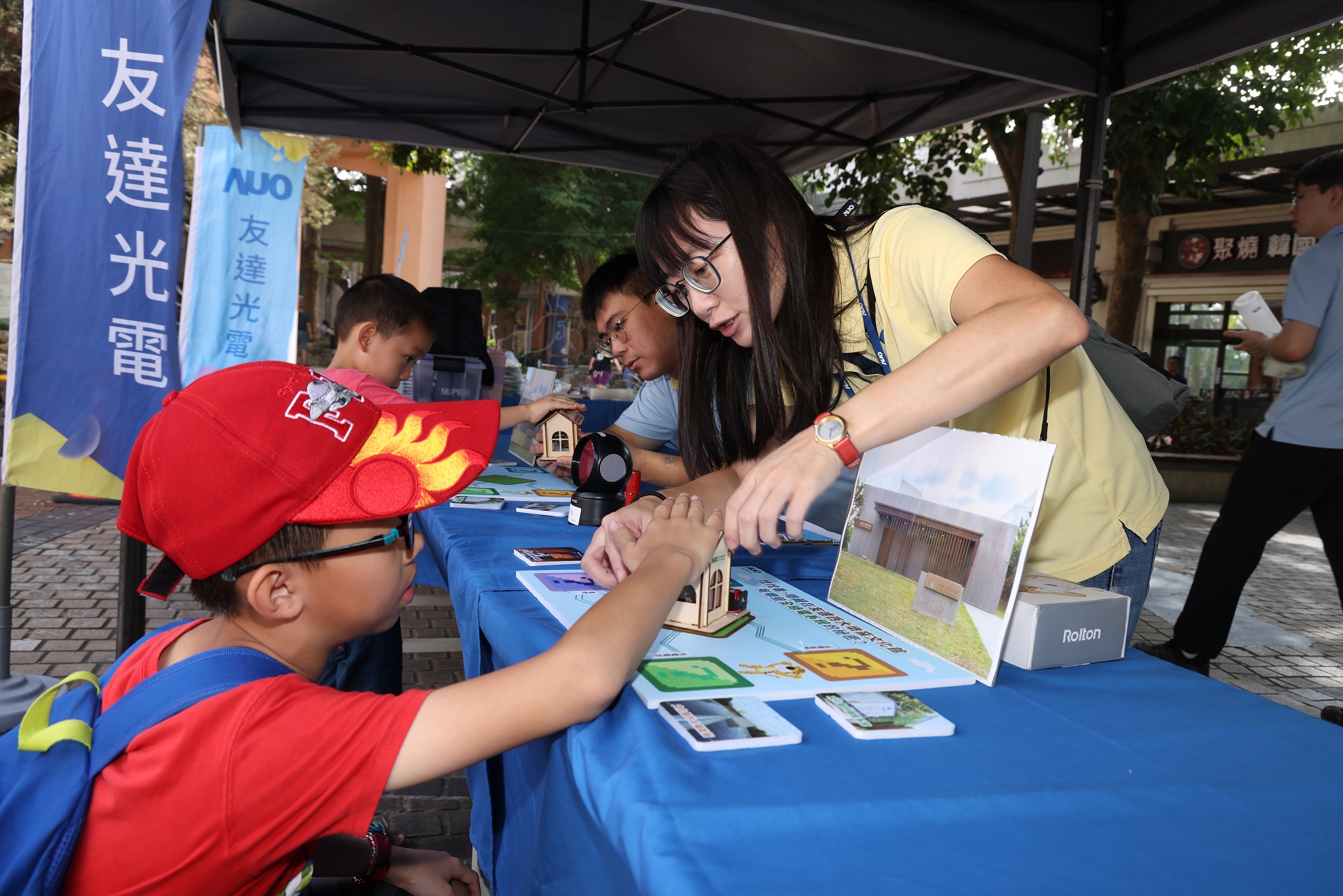 友達投入永續素養教育多年，從自身的環境教育場域走入校園、各式活動現場，合作夥伴亦擴及到NGO、公部門與供應鏈，豐碩成果獲「社會共融領袖獎」